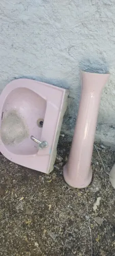 Pia para banheiro com coluna