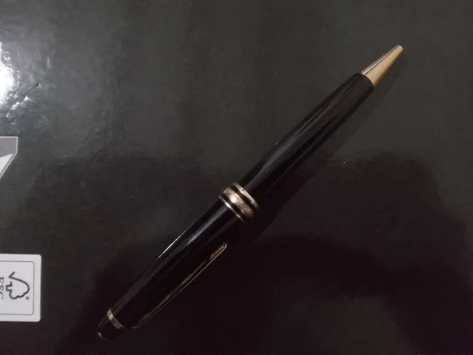 CANETA MONT BLANC MEISTERSTÜCK CLASSIQUE REVESTIDA A OURO ESFEROGRÁFICA 2005