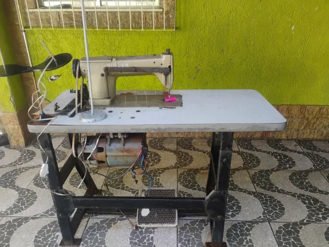 Máquina de costura industrial