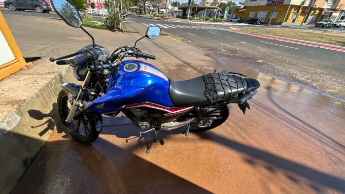 Titan 160