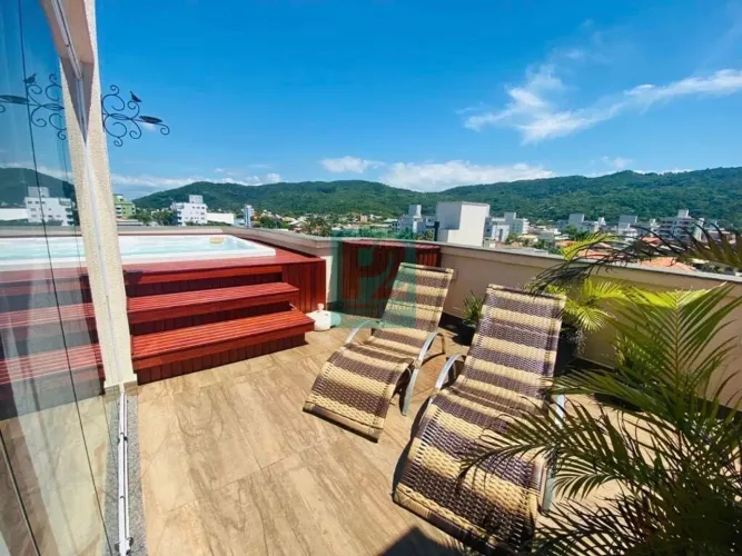 COBERTURA DUPLEX EM BOMBAS - BOMBINHAS, SC