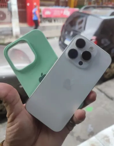 iPhone 15 pro 128 gigas todo original bateria ?87% capa película carregador e nota 