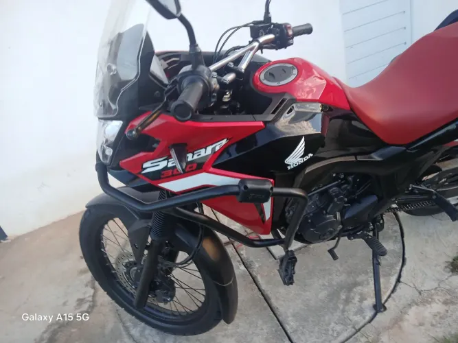 Moto super conservada, todas revisões na honda.