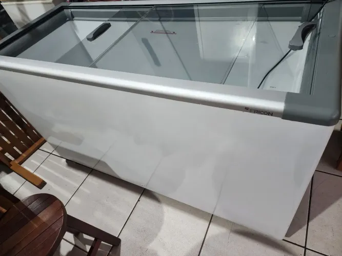 Freezer horizontal Fricon tampas de vidro
