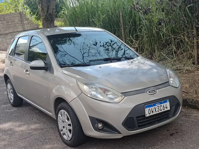 Ford Fiesta Sedan SE 1.0 8V Flex 4P 2014