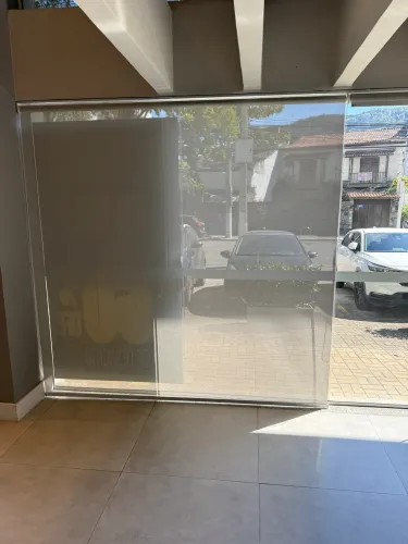 Cortina rolô da NitFlex, com várias medidas 2,35 X 2,35 