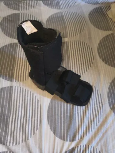 Bota ortopédica semi nova 