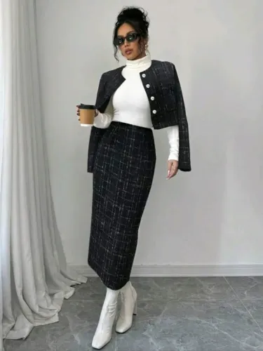 Conjunto casaco e saia midi Tweed na cor preto Tamanho M 38