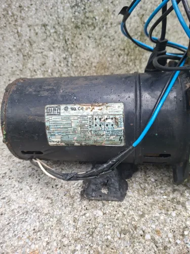 Bomba d'água WEG de 1CV
