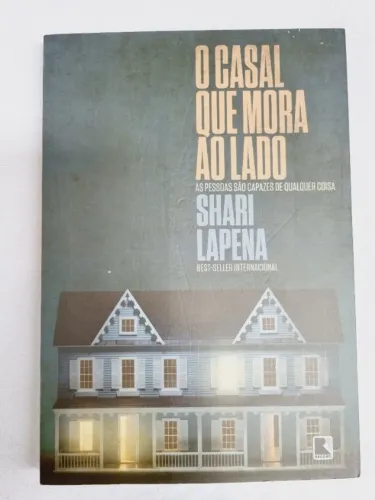 Livro O Casal Que Mora Ao Lado