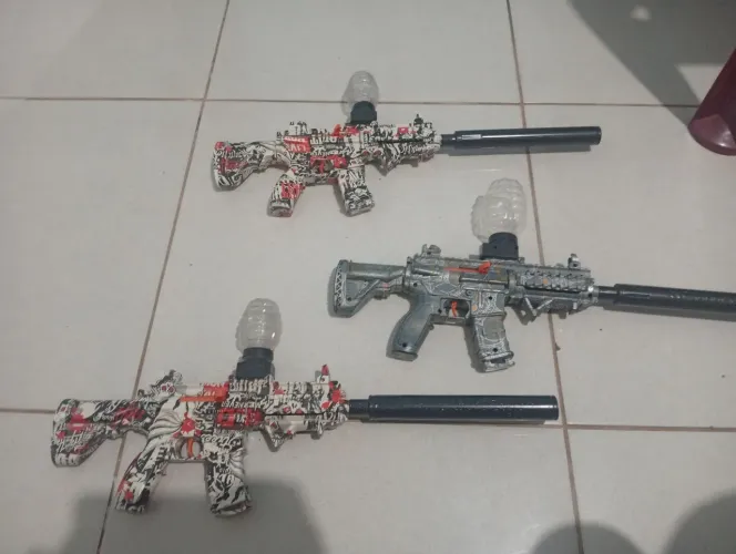 Vende se 3 armas de gel