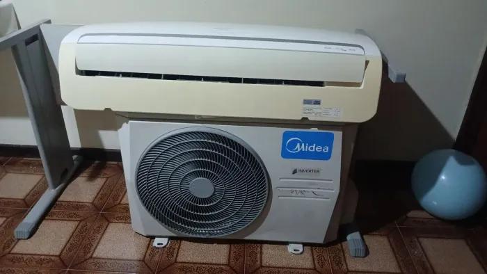  AR-CONDICIONADO À VENDA<br>? Springer Midea Inverter - 18.000 BTU/h