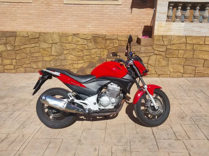 Honda CB 300R 2012