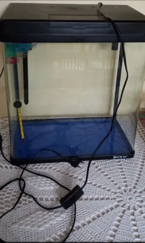 Aquário marca Boyu 31 litros, com led. Lindo!!!
