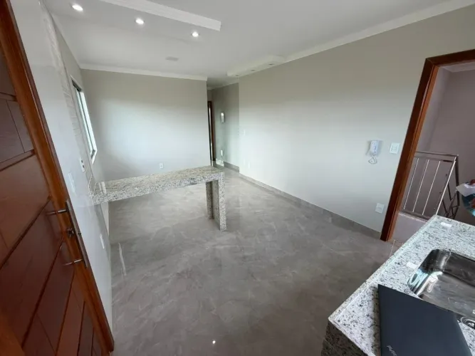 Alugo apartamento(primeira locação), acabamento fino, bairro Royal Garden Aracruz ES.
