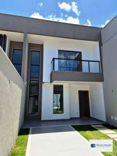 Casa duplex, 3 quartos, suíte, bairro Cocal, piscina e churrasqueira