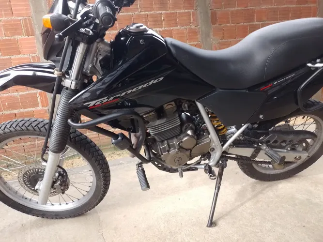 Vende-se XR 250 TORNADO 2008