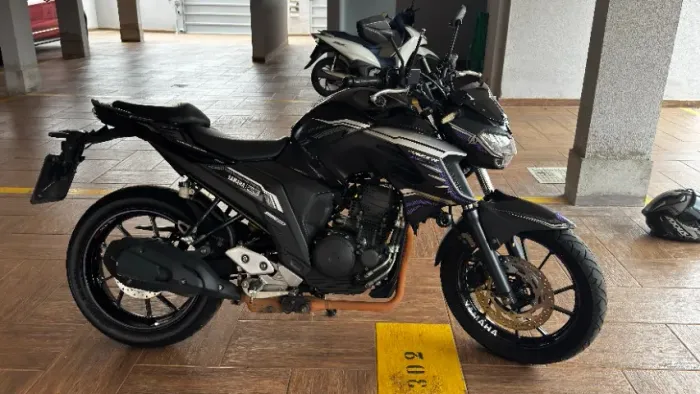 Yamaha Fazer 250 Pantera Negra Marvel 2021