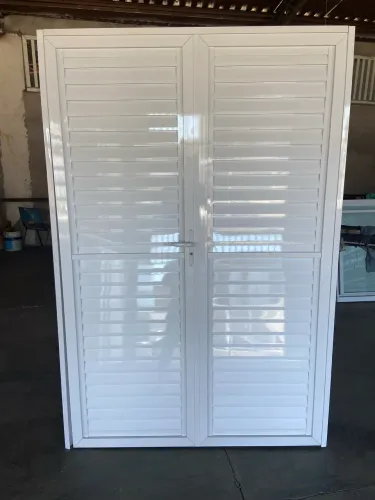 PORTA ALUMÍNIO BRANCO VENEZIANA
