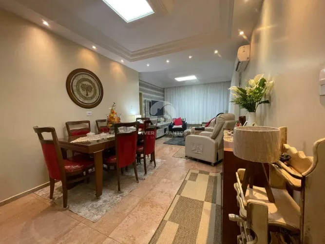 Apartamento 90 m², 2 Dormitórios, Suíte e Garagem com Manobrista Próximo à Praia na Pompéi