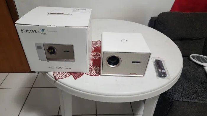 Projetor byintek t5 max