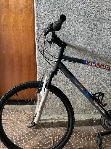 BICICLETA COM PEDALEIRA