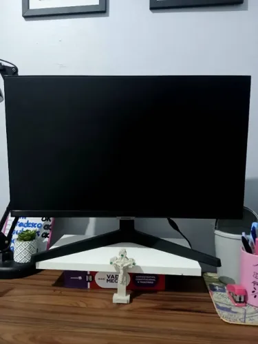 Sansung smart monitor 24" Full HD