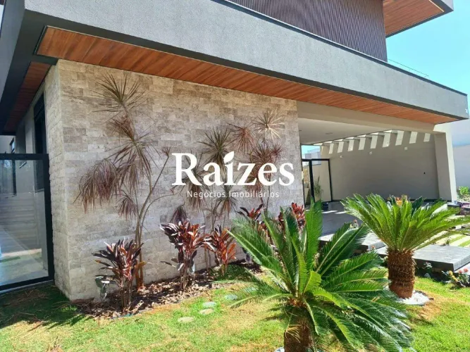 Casa em condomínio fechado à venda em Uberlândia com 4 suítes e área gourmet