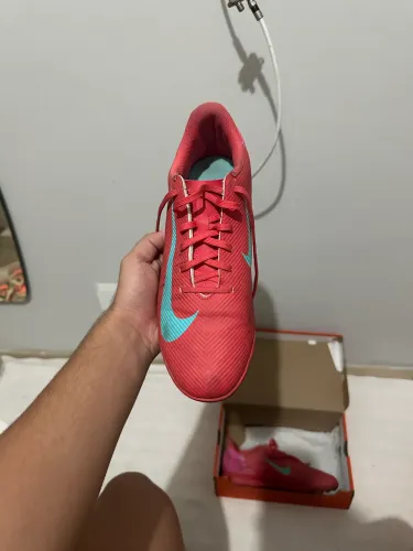 Chuteira Nike mercurial