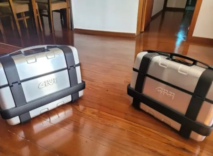 Baús Laterais Givi Trekker 33L