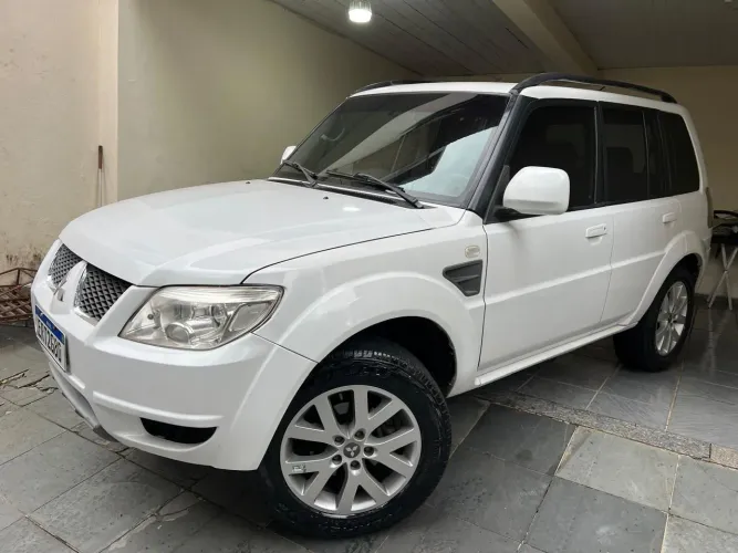 Mitsubishi Pajero TR4 2.0 Flex 16V 4X2 Mec. 2013