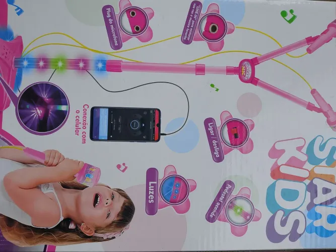Boneca abre e fecha os olhos