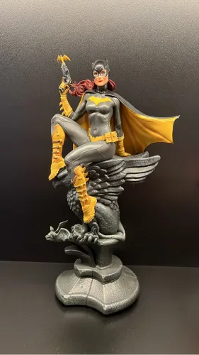 Iron Studios batgirl