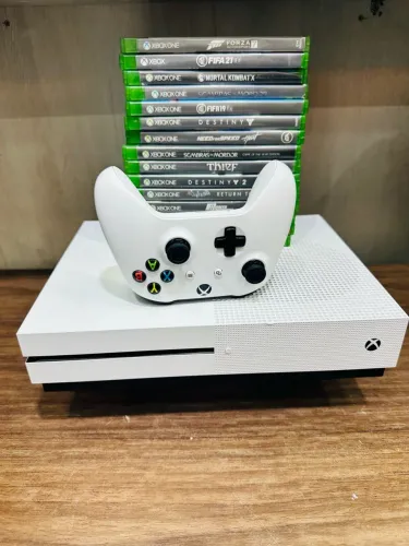 Xbox One S Com Manete Original + Jogo | 10 meses de garantia
