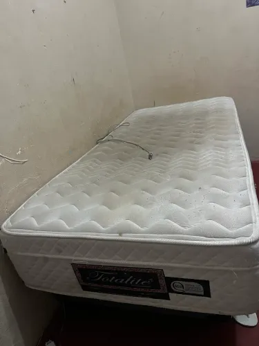 Cama de solteiro mais colchão