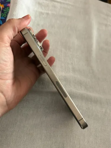 15 pro max semi novo, única dona e sem marcas de uso
