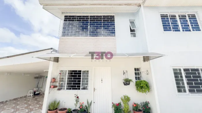 Sobrado à venda, 3 dormitórios, 1 suíte, R$ 640.000, Capão Raso, Curitiba, PR
