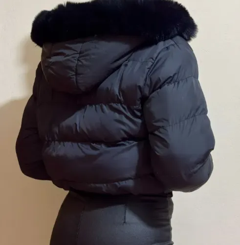 Jaqueta Puffer Cropped Dupla Face Feminina Capuz Peluciada