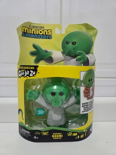 Boneco elástico Goomi da coleção Heroes of Goo Jit Zu em parceria com Minions & Monsters.
