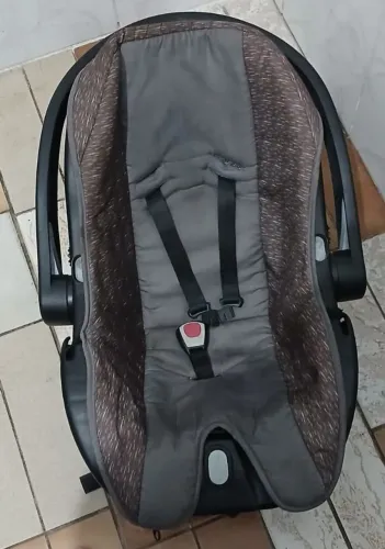 Vendo carrinho de bebê e bebê conforto