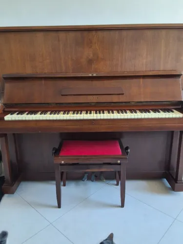 piano acústico vertical