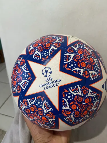 Bola