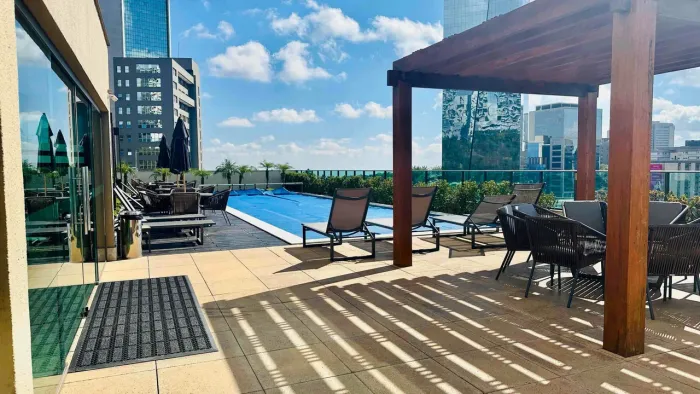 Apartamento para Locação de 55 m² com 1 suíte e varanda no Vila da Serra - Nova Lima - Cha