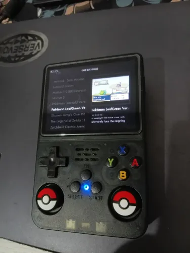 Game portátil R36s