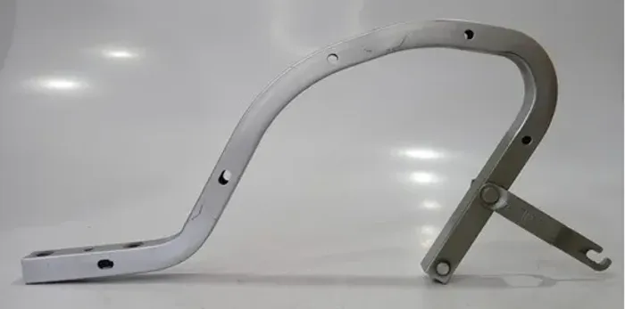 Dobradiça Direita Porta Malas Toyota Yaris 1.5 2019 - 2023