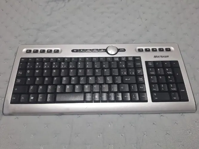 Teclado multi mídia
