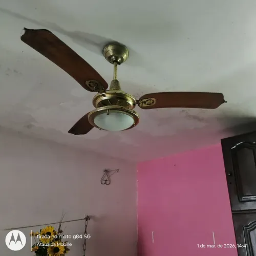 Ventilador de teto com luminária
