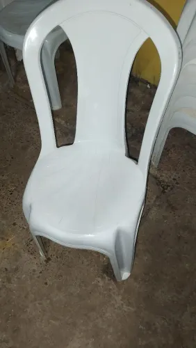 Cadeiras de plástico