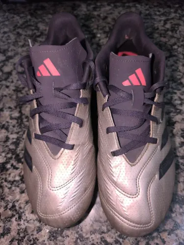 Chuteira Adidas Predador Campo