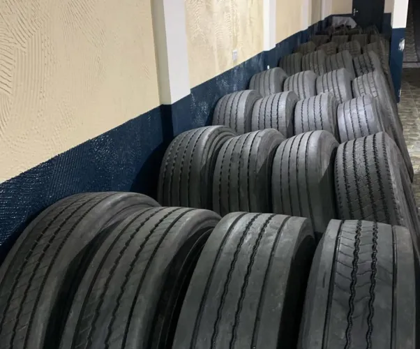 Pneus 275/80R22.5